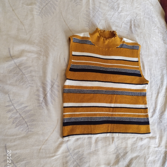 Ribbed crop top - Picture 5 of 11